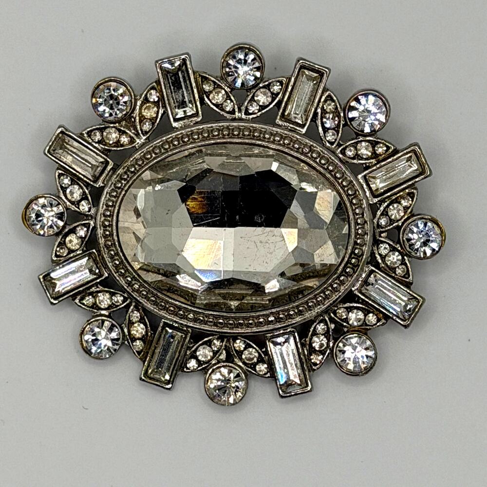Statement Brooch – Large Faceted Center Stone